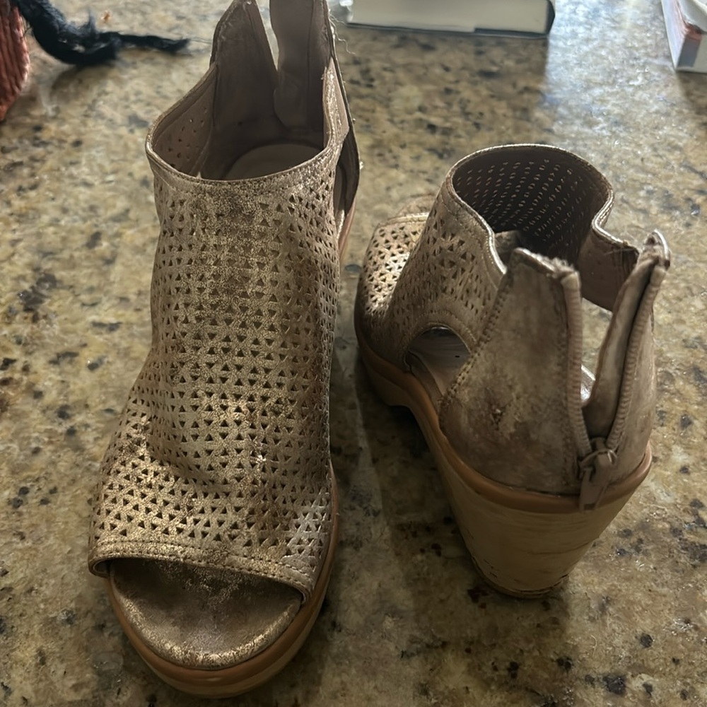 SOUL by NATURALIZER sandal size 9